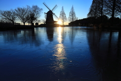 ice reflection sunlight