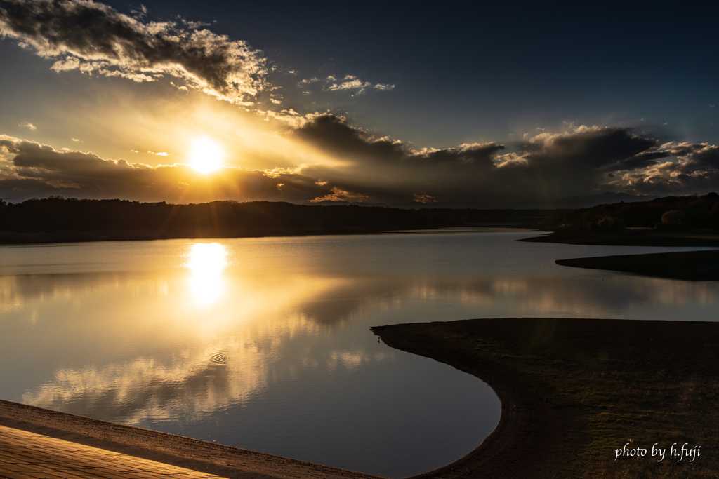 多摩湖の夕景