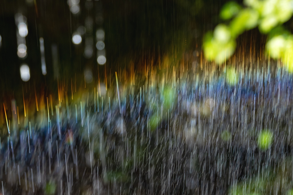 虹色の雨