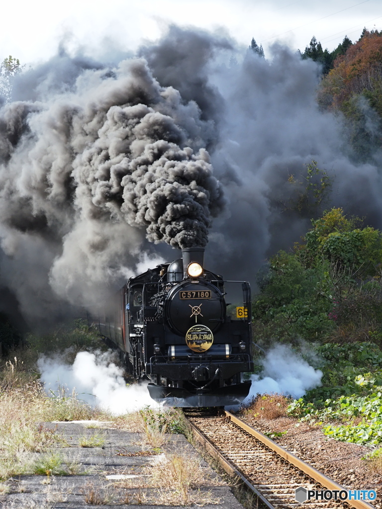 通過駅ホームを横目で猛ダッシュ！