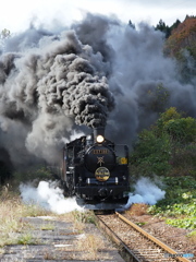 通過駅ホームを横目で猛ダッシュ！