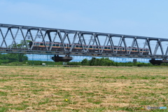 橋梁渡る・各停電車