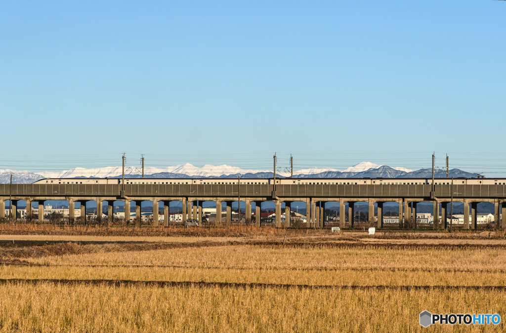 飯豊連峰を並走