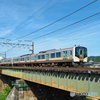 橋梁渡る・E129系電車