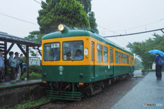 走れ！ かぼちゃ電車…一番列車入線 