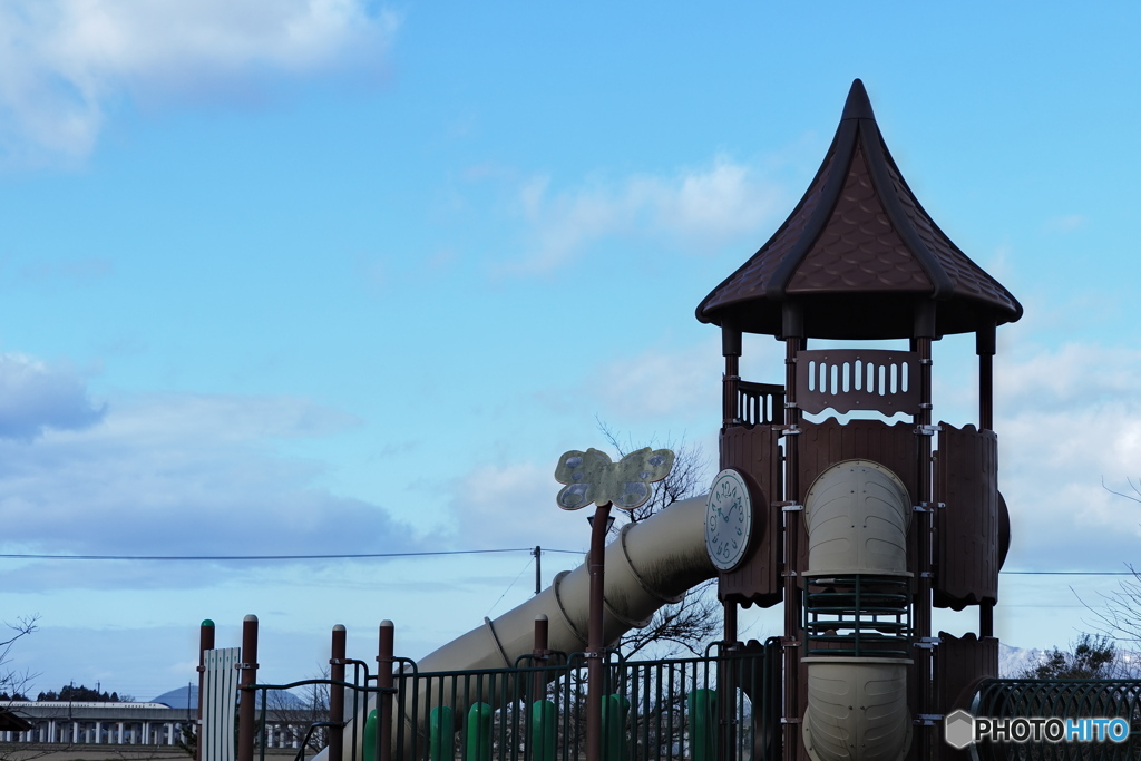 春の賑わい待つ