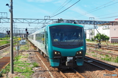 羽越100周年ファイナル号…手を振り入線