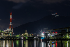工場夜景と皿倉山