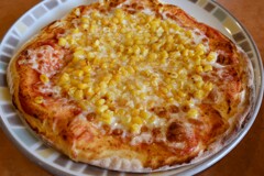 たっぷりコーンのピザ