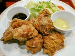 唐揚げ定食の唐揚げ