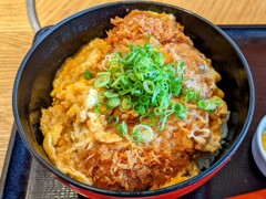 かつ丼ズームアップ