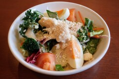 蒸し鶏とケールのサラダ（S）