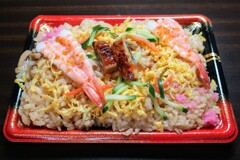 季節の具だくさん彩りちらし寿司（うなぎ）