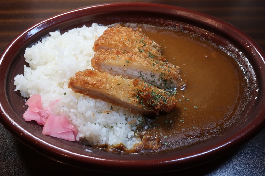 スパイス薫るロースカツカレー