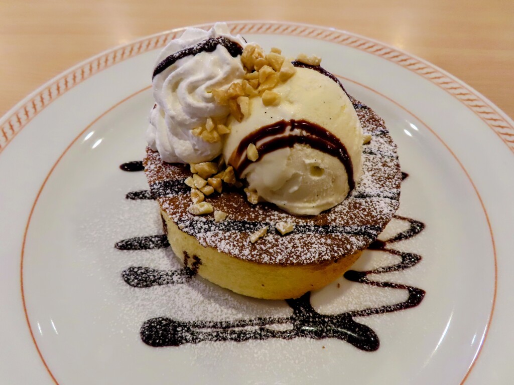 チョコソース添えパンケーキ