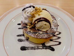 チョコソース添えパンケーキ