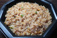 町中華の鉄鍋炒めチャーハン
