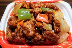 お肉たっぷり黒酢酢豚