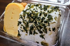 玉子焼きの塩むすび