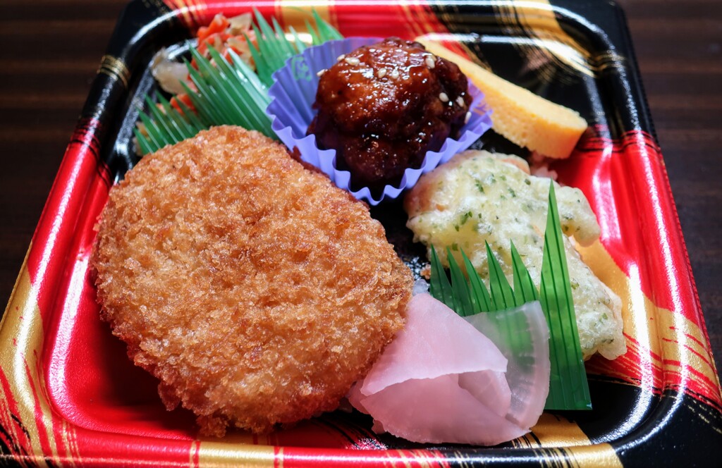 ポテうまコロッケのり弁当