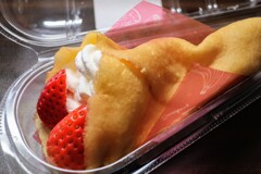 いちごのクレープ