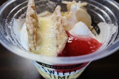 苺のナポレオンパイ風パフェ