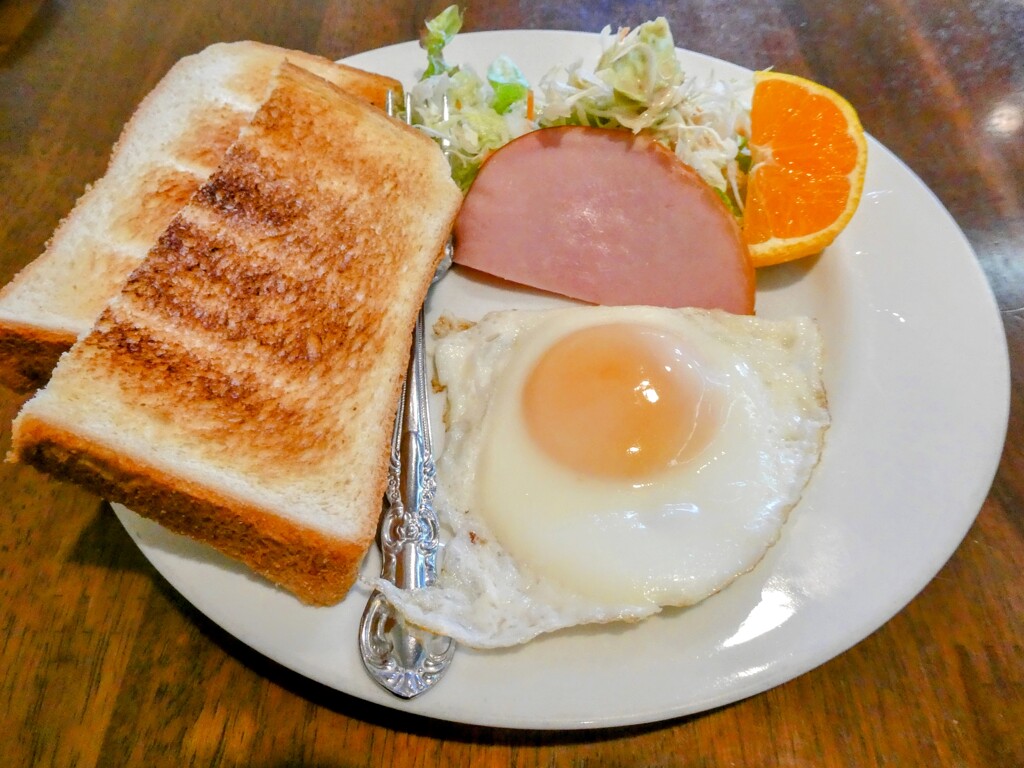 朝食