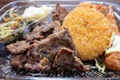 カットステーキ、ミックスフライ弁当