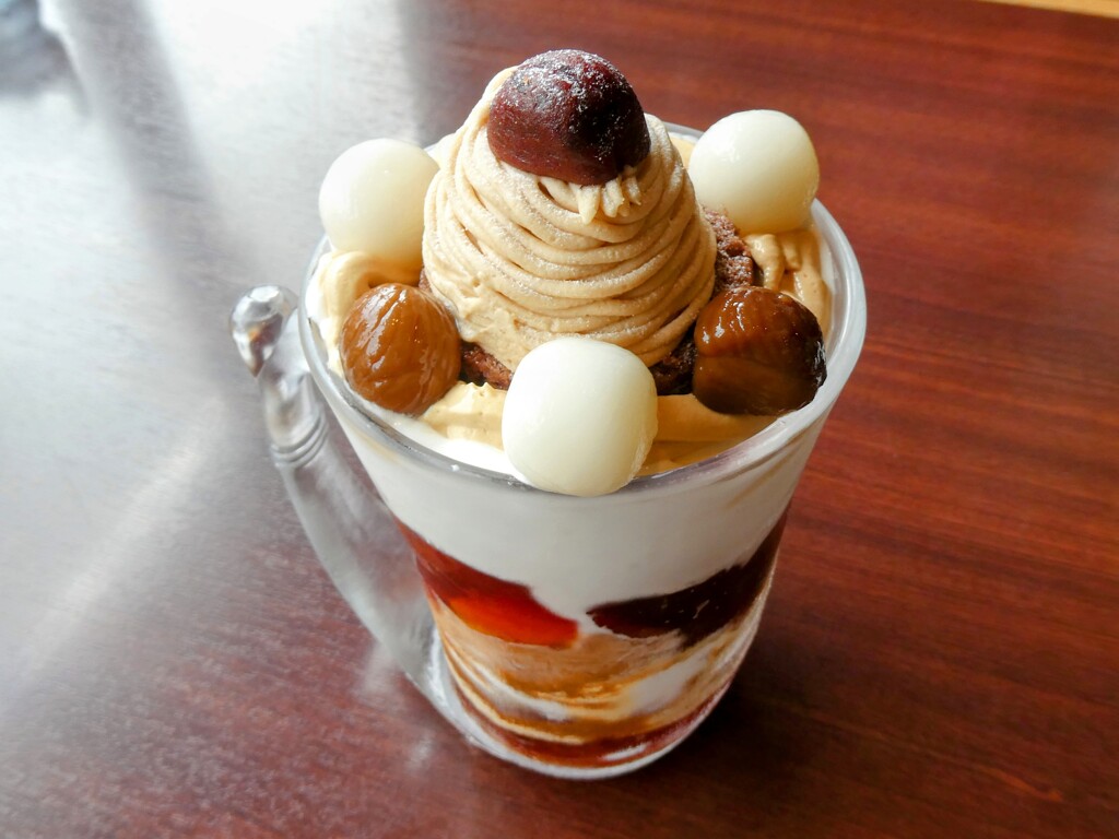 ジャンボパフェ