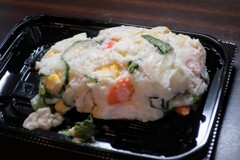 レタスにこだわった野菜ポテトサラダ
