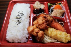 シャケデラックス弁当