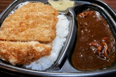 黒カレーカツカレー