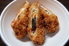 若鶏の梅しそ巻きカツ
