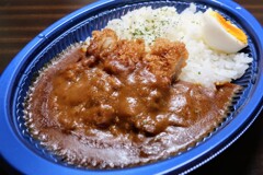 熟成三元豚のロースカツカレー（小）