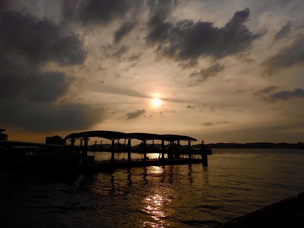 船着き場の夕暮れ