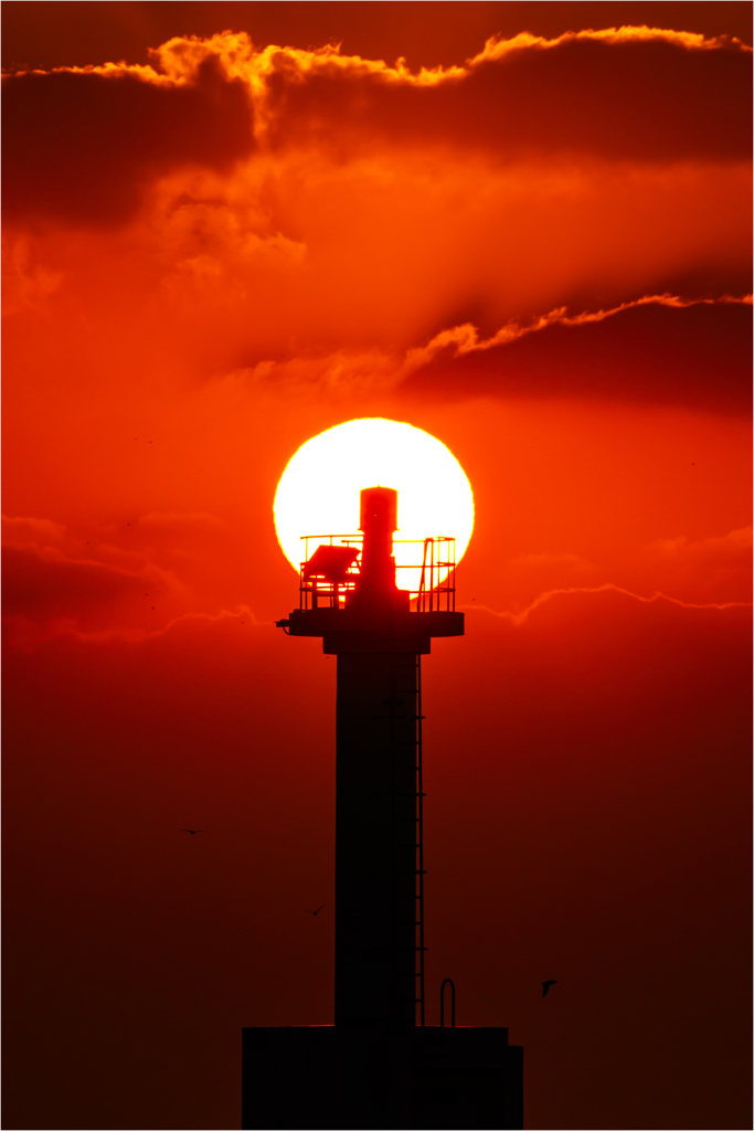 灯台と夕日