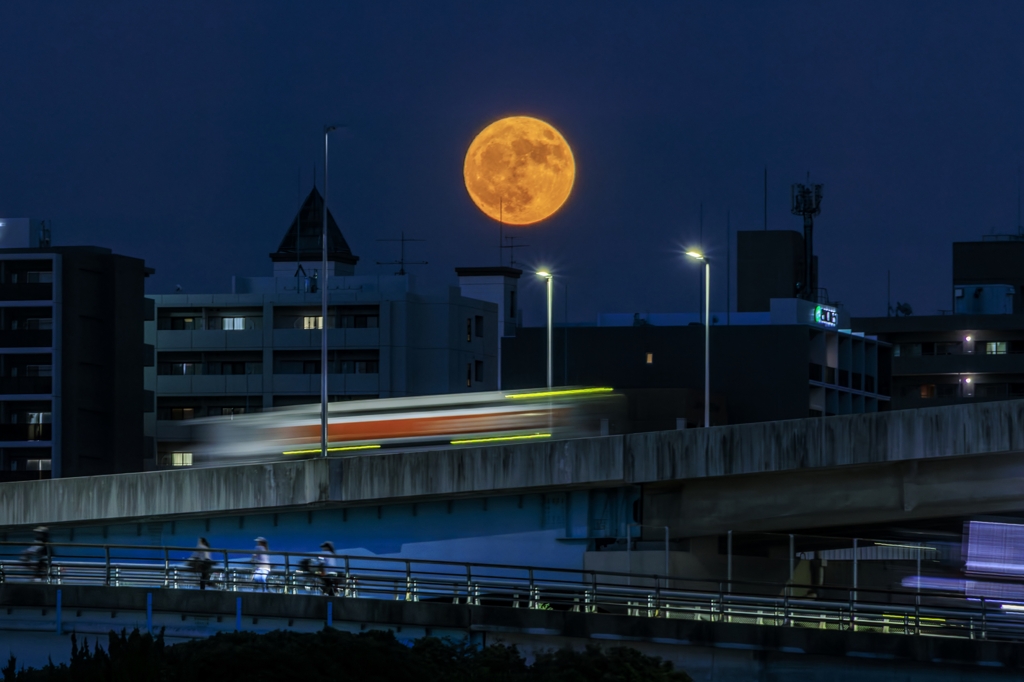 満月の前日