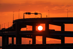 都市高速と夕日