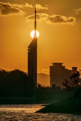 タワーと夕日