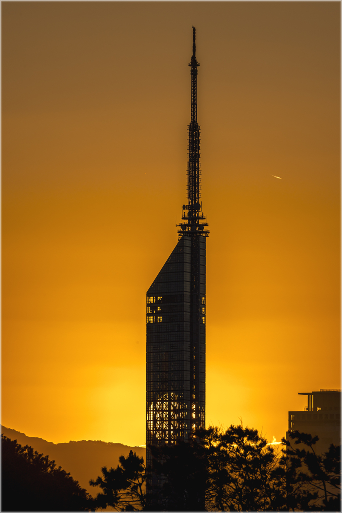 タワーと夕日2