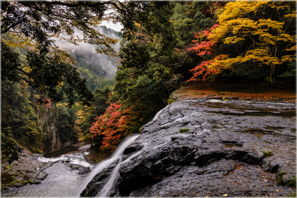 秋の滝めぐり