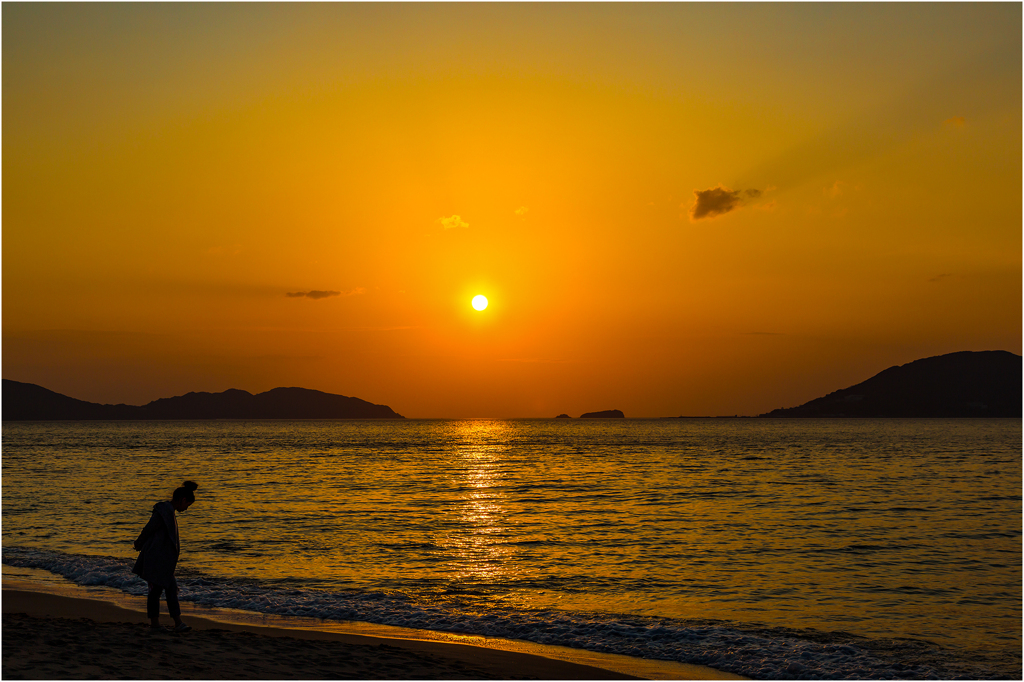 夕暮れの海岸
