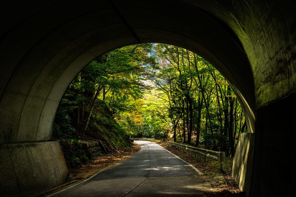 トンネル