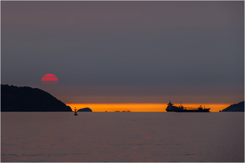 夕暮れの海