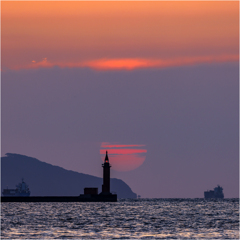 灯台と夕日