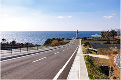 灯台につづく道