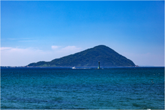 姫島と灯台