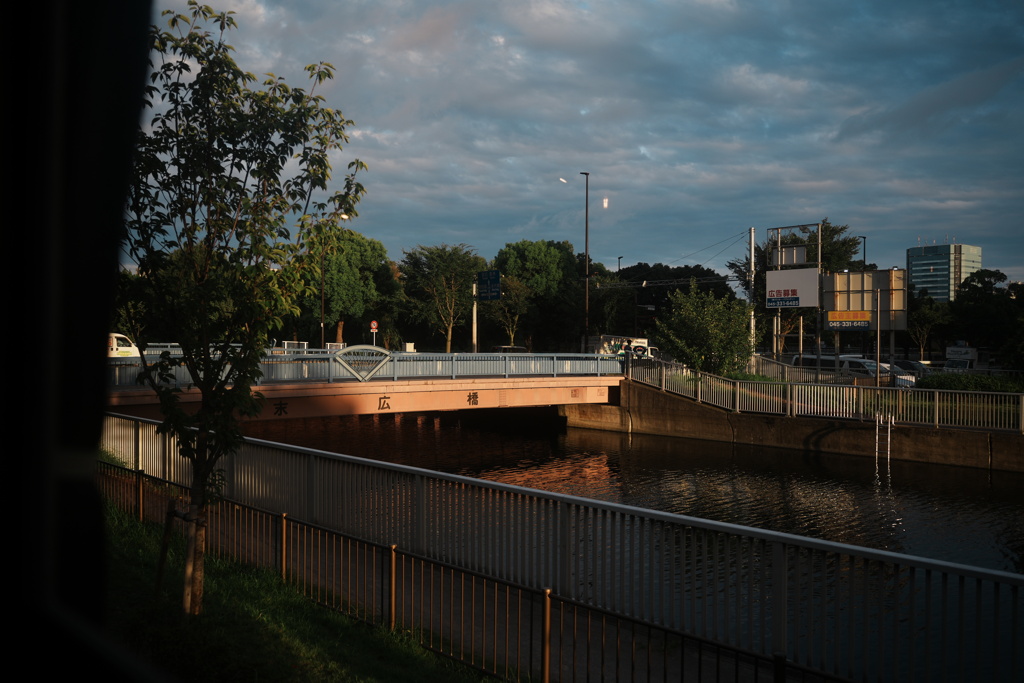 夕日と橋