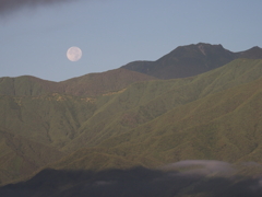 月と伊那前岳