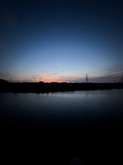 河原と夕陽